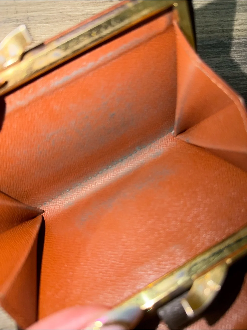 Louis Vuitton Monogram Kisslock Wallet- PRELOVED CONDITION